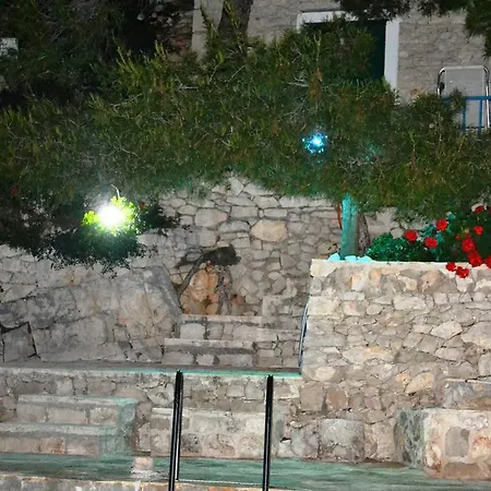 Hraste Hvar アパート フヴァル