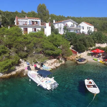 Hraste Hvar * フヴァル